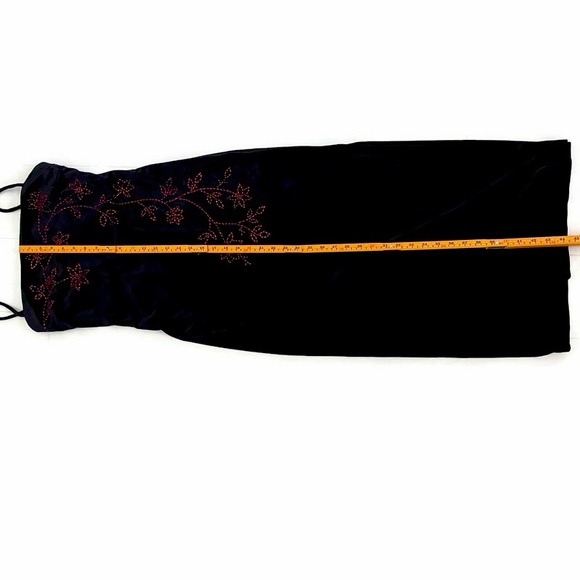 Black Velvet Evening Cocktail Dress Red Accents Spaghetti Straps Slit Women’s 12 - Picture 10 of 17